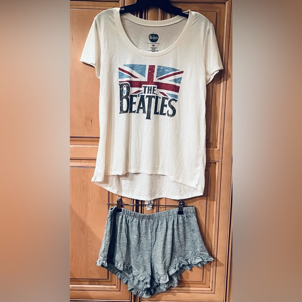 NWT The Beatles Women’s Flag 2pc Loungewear Set - Picture 2 of 8
